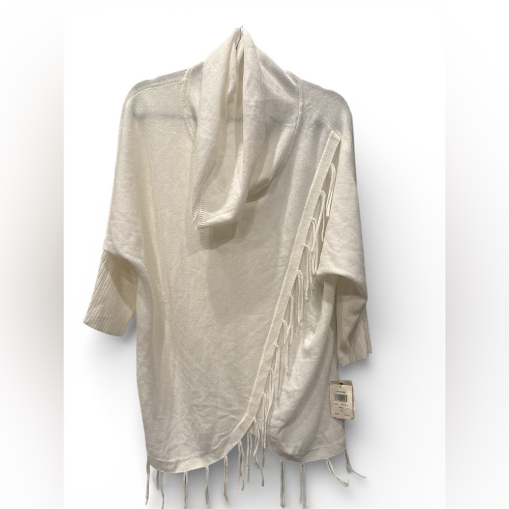 New with tags Elegant White Fringe Women Top